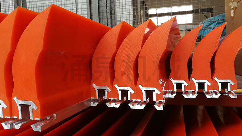 �X���M�ھ۰����ε�